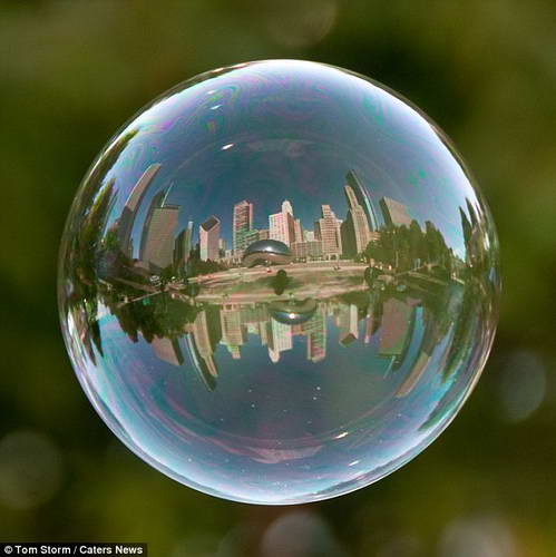 Фотографии мест отраженных в мыльных пузырях