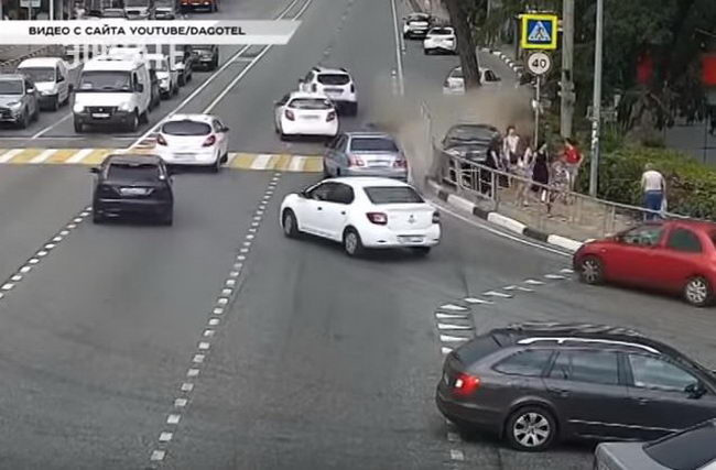 ДТП в Сочи 4 июля. Видео таксист сбил шесть человек