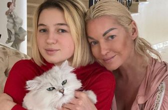 Анастасия Волочкова, дочь Ариадна и кот Лакки