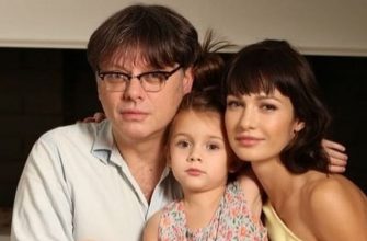 Валерий Тодоровский с Евгенией Брик и дочкой