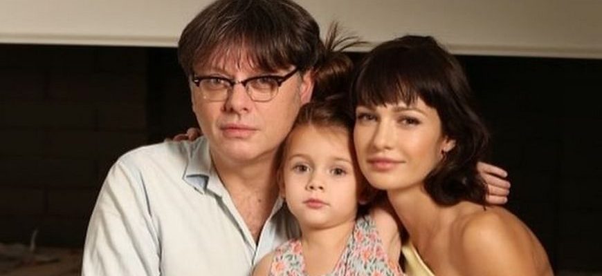 Валерий Тодоровский с Евгенией Брик и дочкой