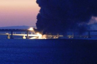 Фото и видео: Горит и рушится крымский мост