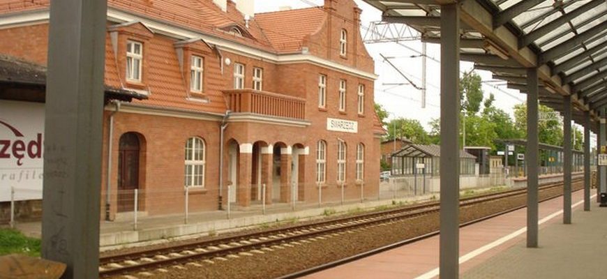 Вокзал города Сваржедз Польша
