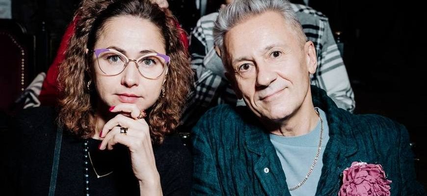 Олег Меньшиков и его супруга Анастасия Чернова