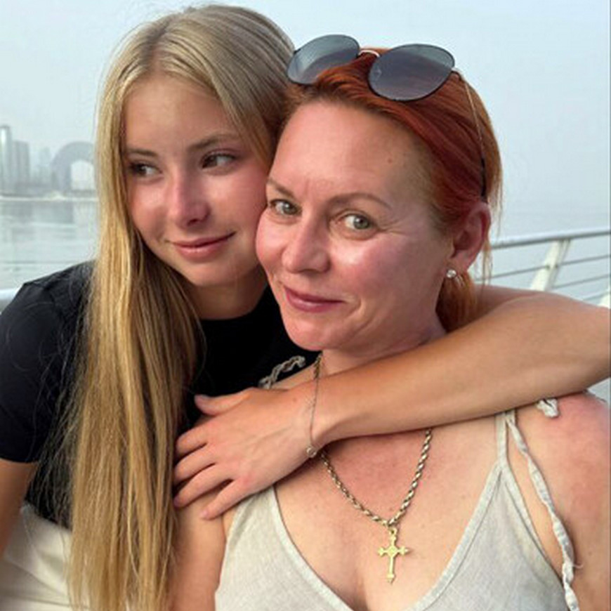 Анисина 15-летней Эвой-Владой