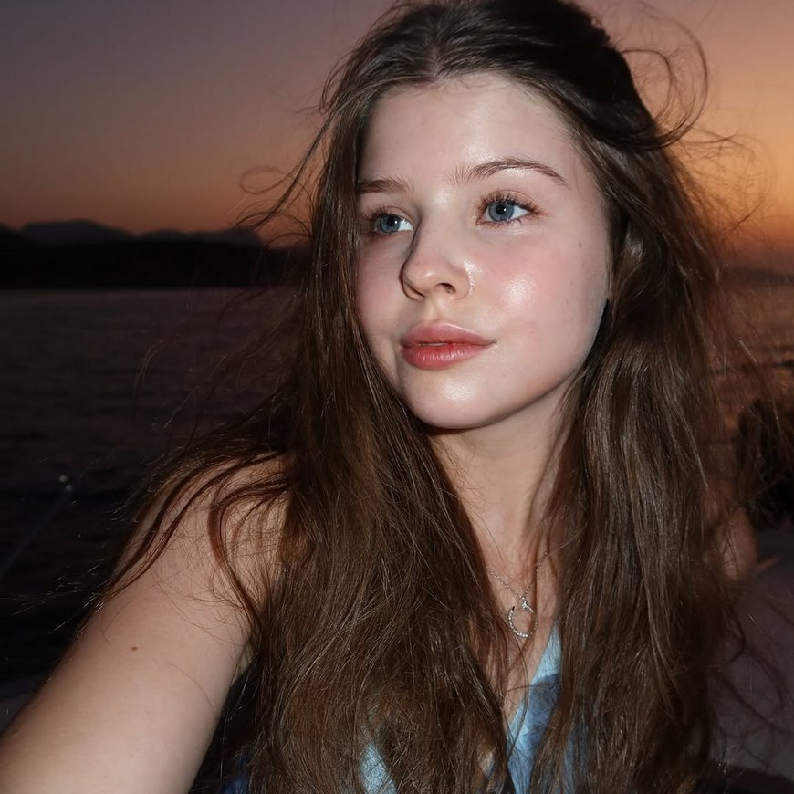 Маша Табакова на яхте