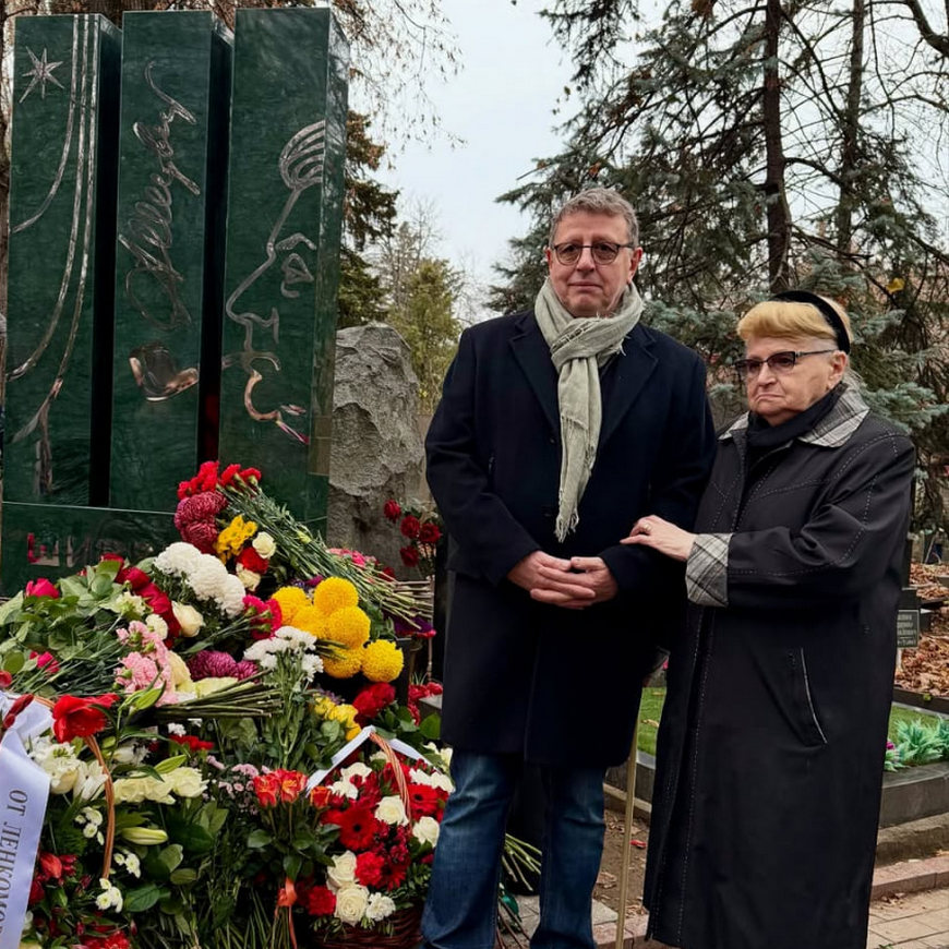 Семья покойного Ширвиндта открыла памятник на Новодевичьем