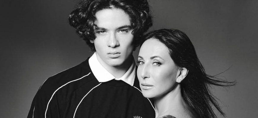 Алика Смехова с сыном Макаром - 18 лет