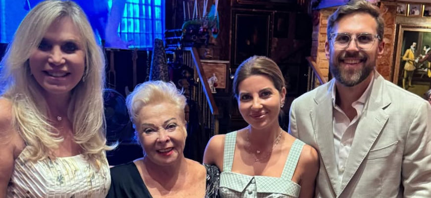 Мать Валентина Юдашкина на 80 летнем юбилее