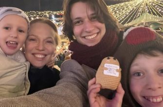 Альбина Джанабаева с тремя детьми Валерия Меладзе