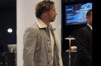 Максим Галкин идет на концерт в Таллине