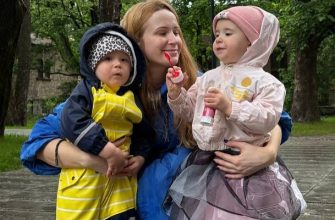 Монеточка и дети на прогулке