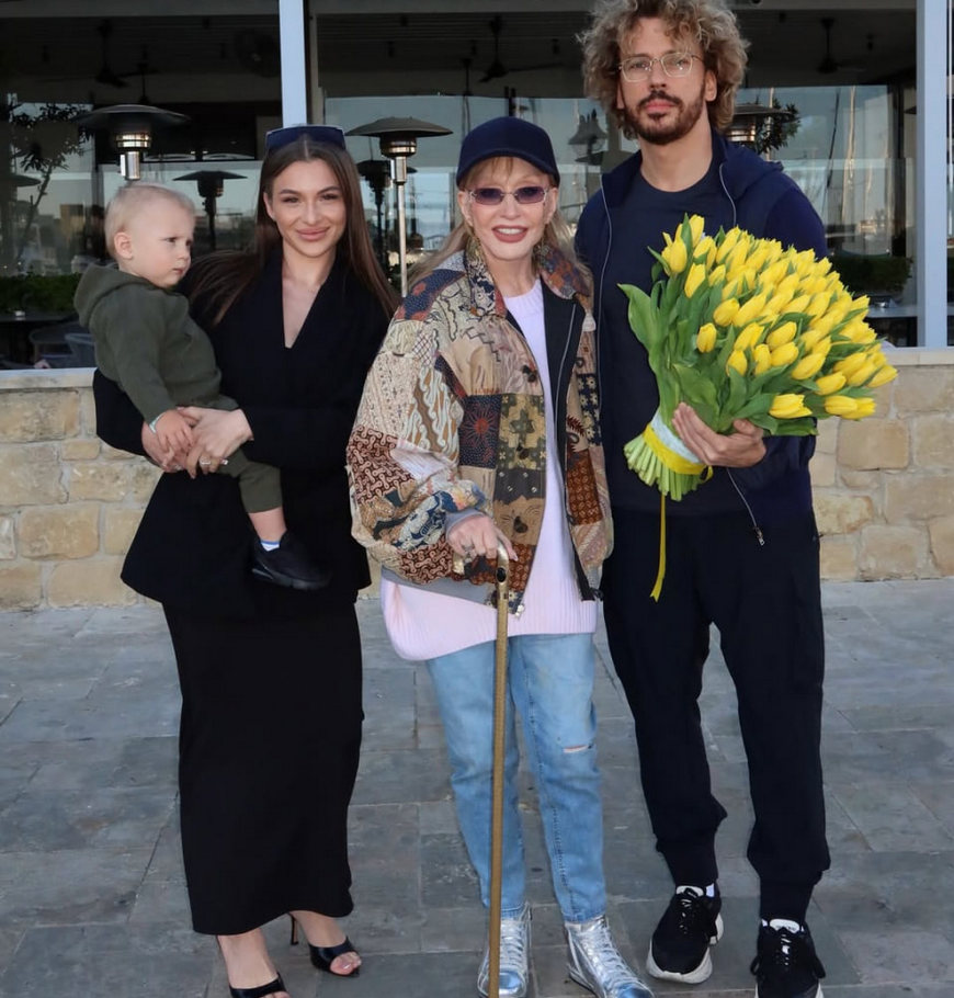 Пугачева и Галкин с поклонниками