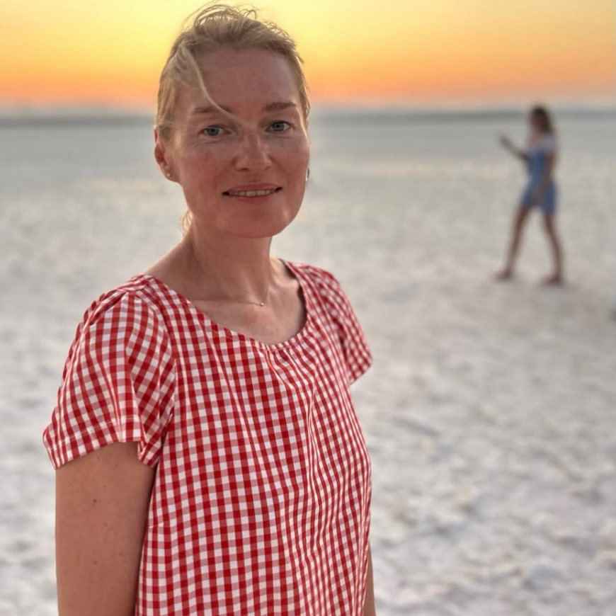 Толстоганова - 54 года