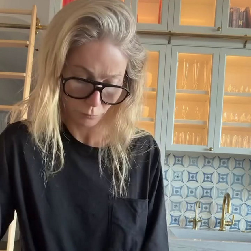 Гвинет Пэлтроу готовит завтрак для Брэда Фэлчака