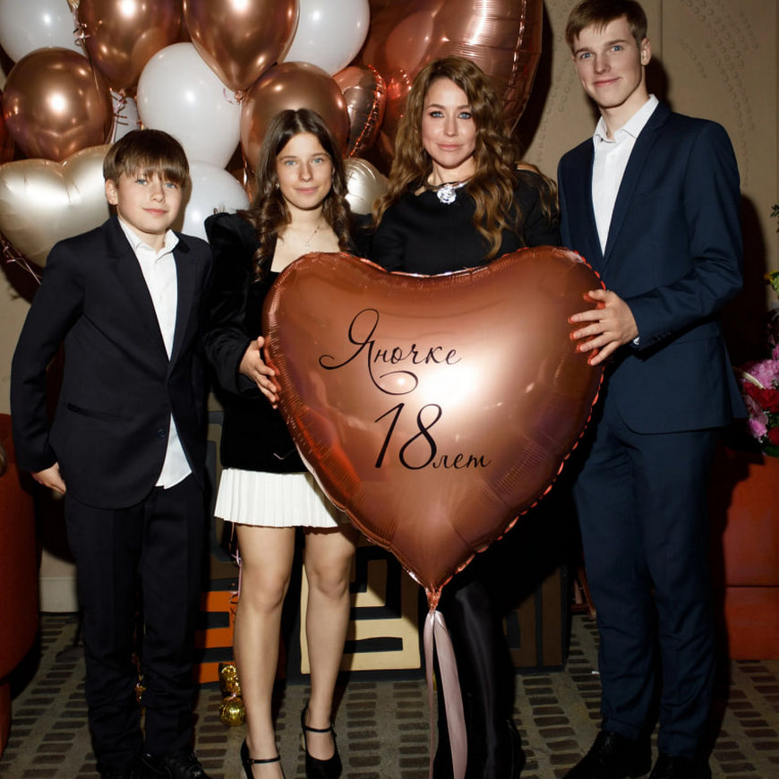 Барановская отметила 18 лет дочери