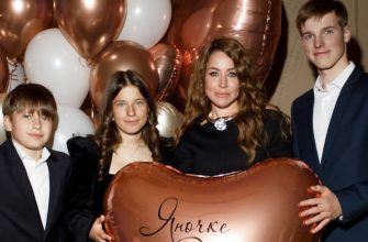 Барановская с детьми на 18-летии Яны