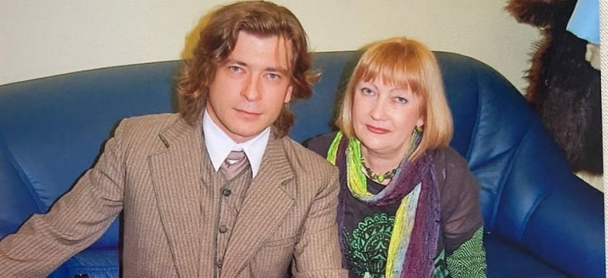 Лева Би-2 поздравил с ДР маму