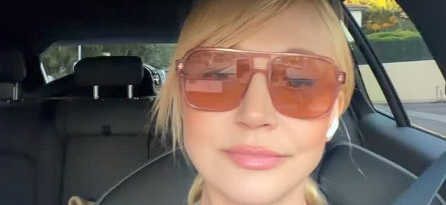 Орбакайте поздравила с Католической Пасхой