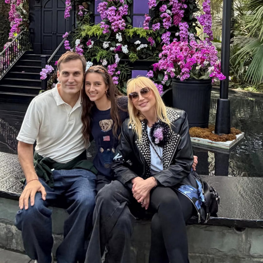 Кристина Орбакайте с семьей в ботсаде Нью-Йорка