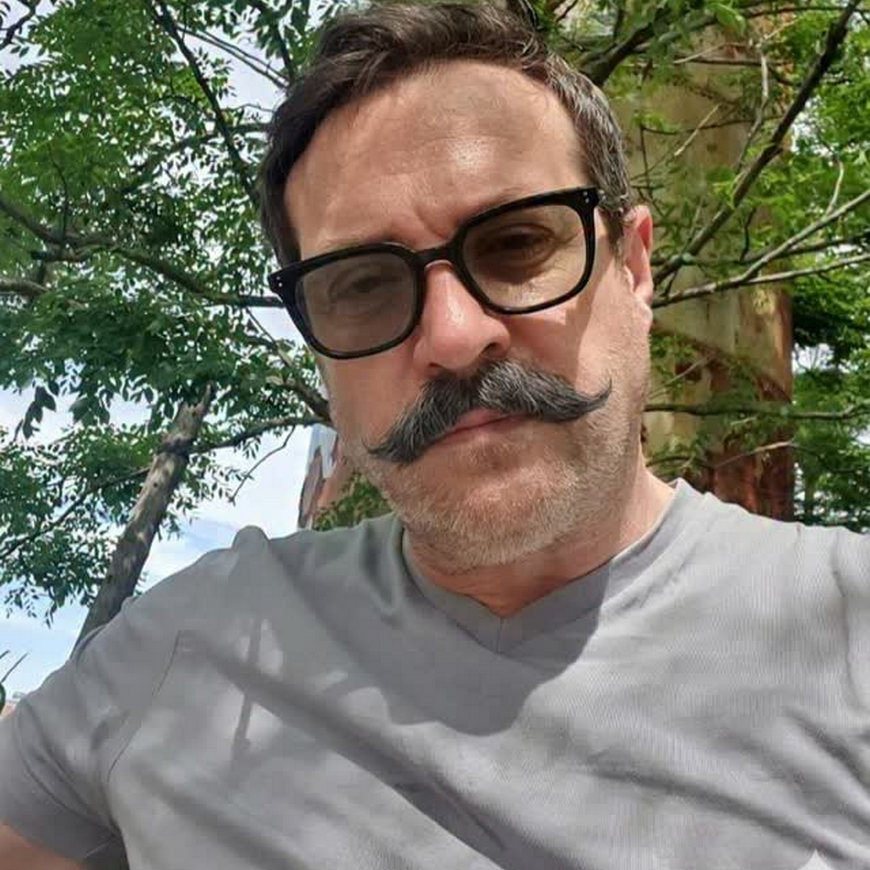 Кирилл Сафонов поиграл с ИИ