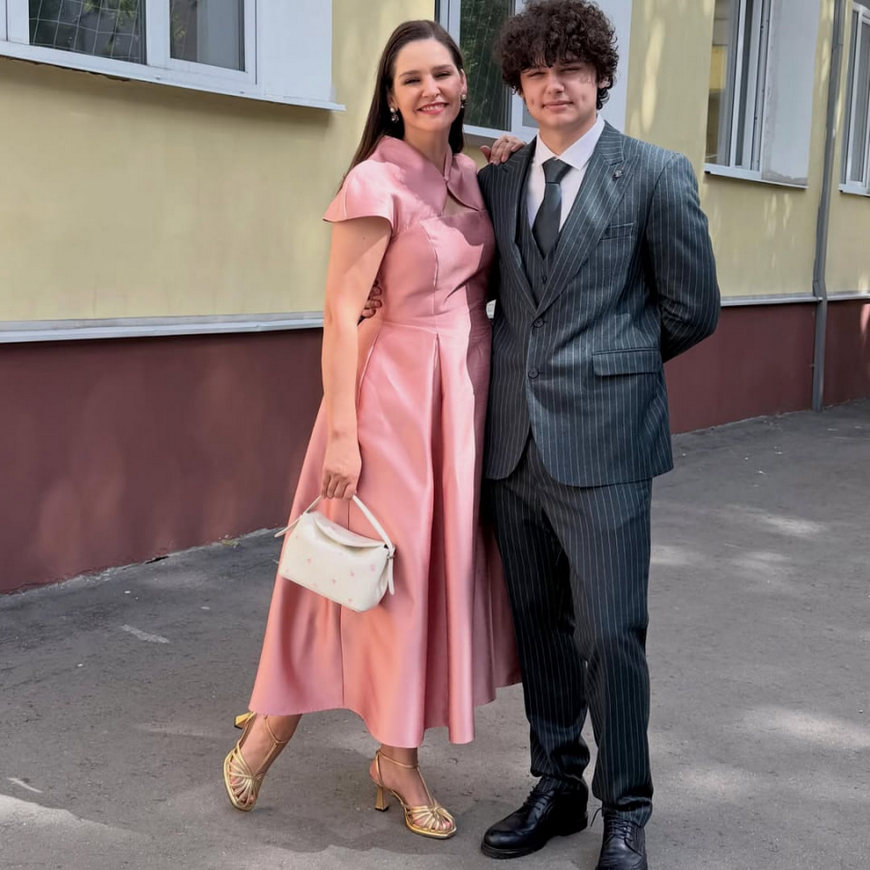 Тарханова и Корней на выпускном сына