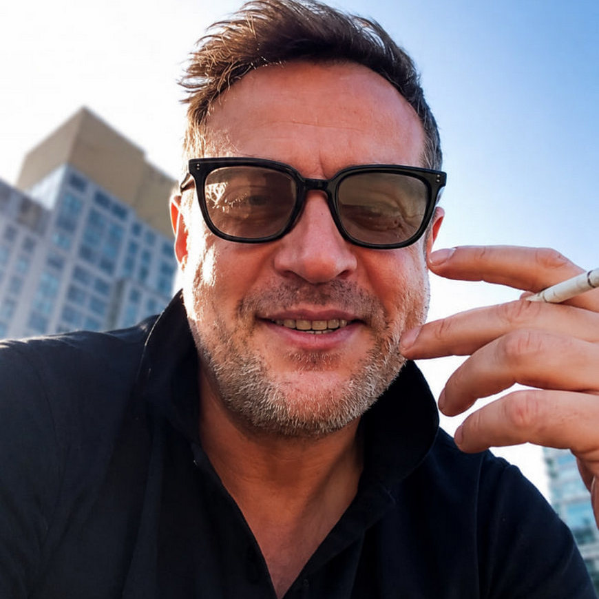 Кирилл Сафонов на берегу Гудзона