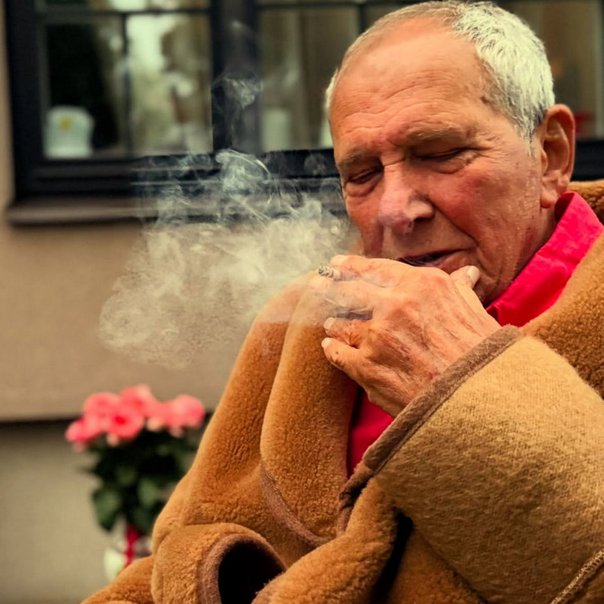 Эммануил Виторган и 86 курит