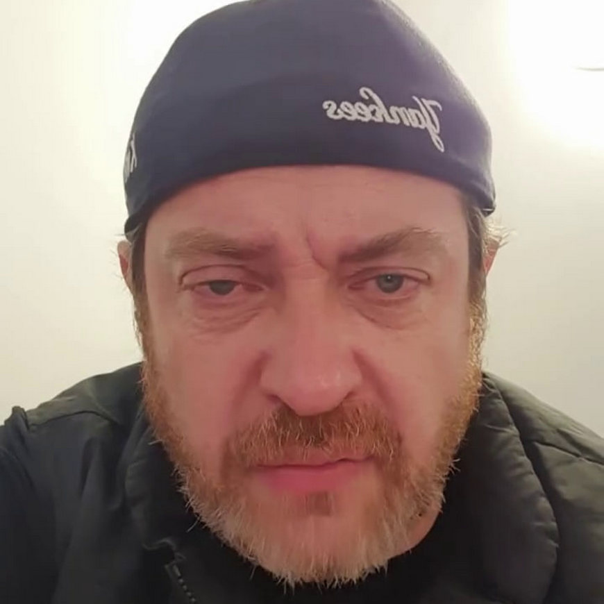 Сафонов со слезами